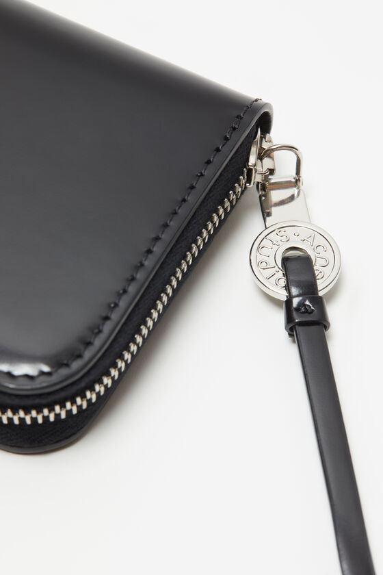 (image for) Luxurious Leather zip wallet